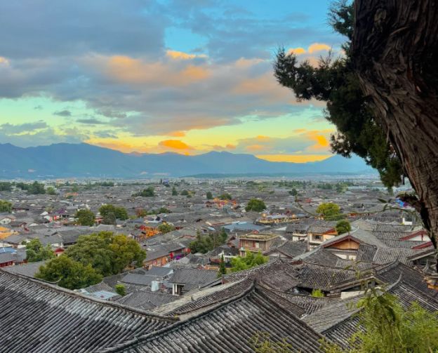 云南5天4晚跟团游