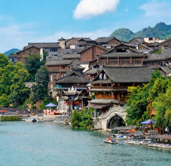 上班族贵州5天4晚跟团游